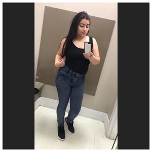 Meet your Posher, Mayra